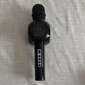 Pop Solo Wireless Black Microphone